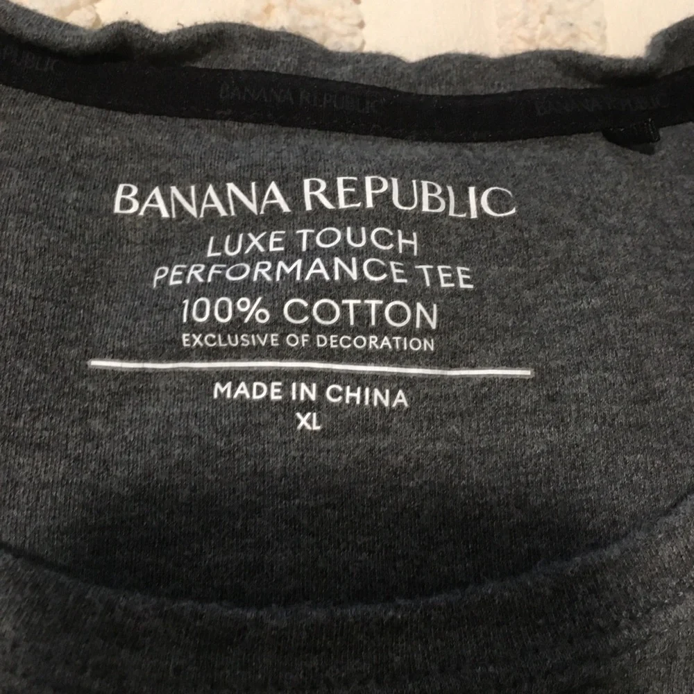 Banana Republic XL Men's Classic Gray T-Shirt